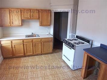 2nd image of 50 Tremont St #Uu2