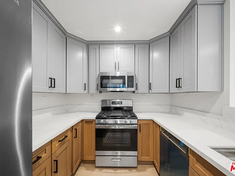 323 N Avenue 52 — Photo 2