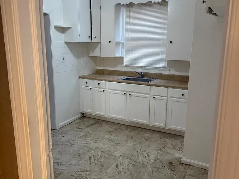 8331 Whitcomb St — Photo 3