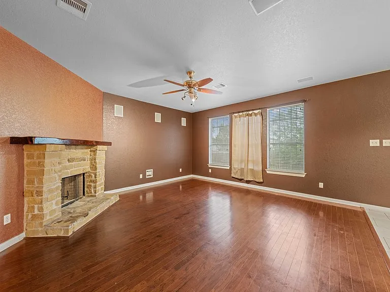 141 Springtree Gate — Photo 9
