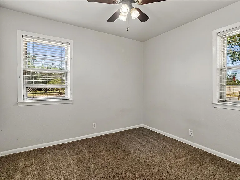 3800 Atlas Dr — Photo 10