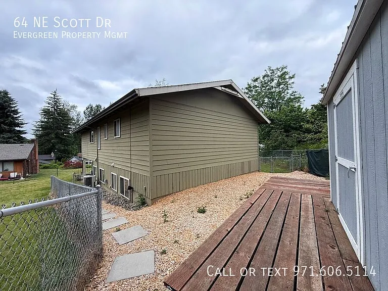 64 NE Scott Dr — Photo 60
