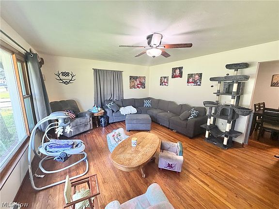 3rd image of 728 Hazelwood Dr