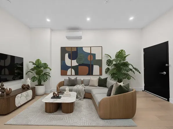 344 Lexington Avenue image 1 of 7