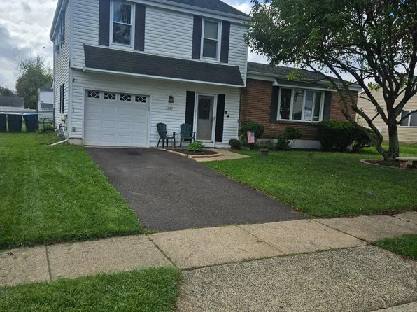 6340 Hardin Rd, Bensalem, PA 19020