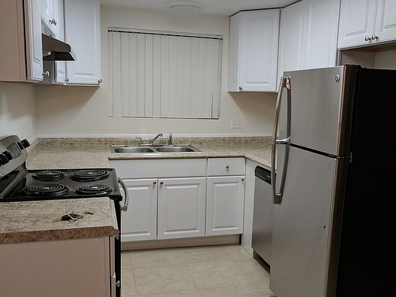 2nd image of 326 Hillside Ter APT J