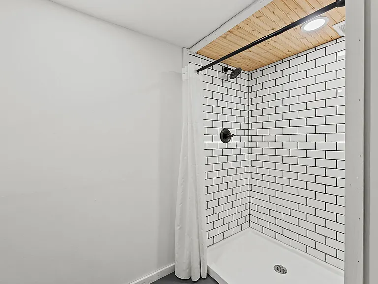 5706 Beverly Ave — Photo 16
