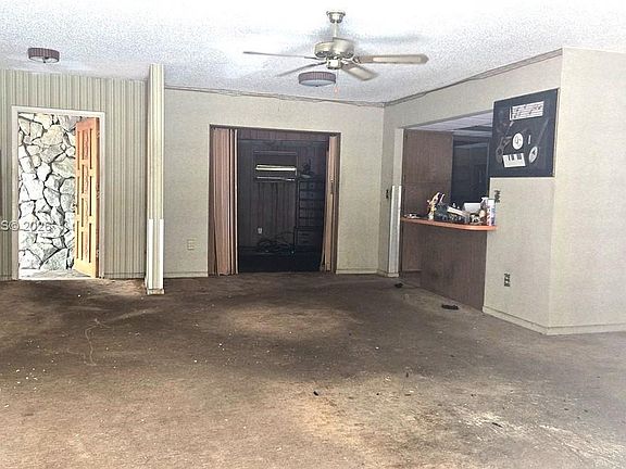 5th image of 185 NE 129th St