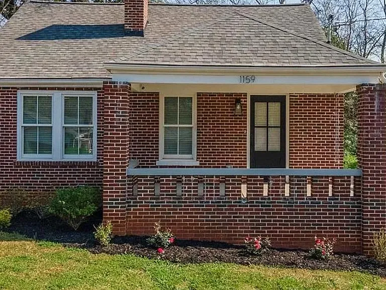 1159 Ewing Pl SW — Photo 1
