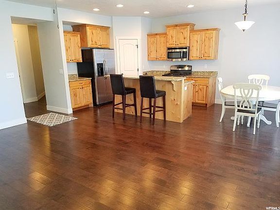 4th image of 1272 N Willowbrook Ln
