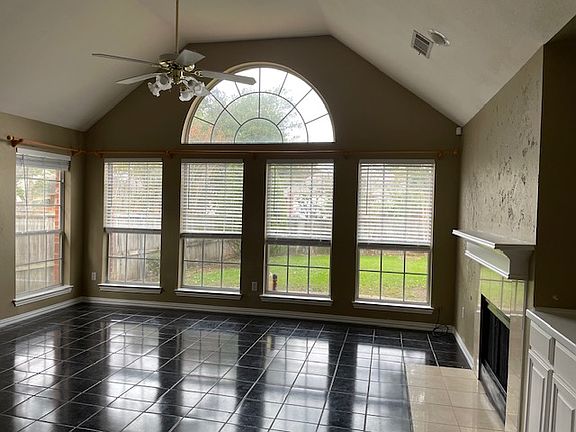 3rd image of 3571 Briargrove Ln