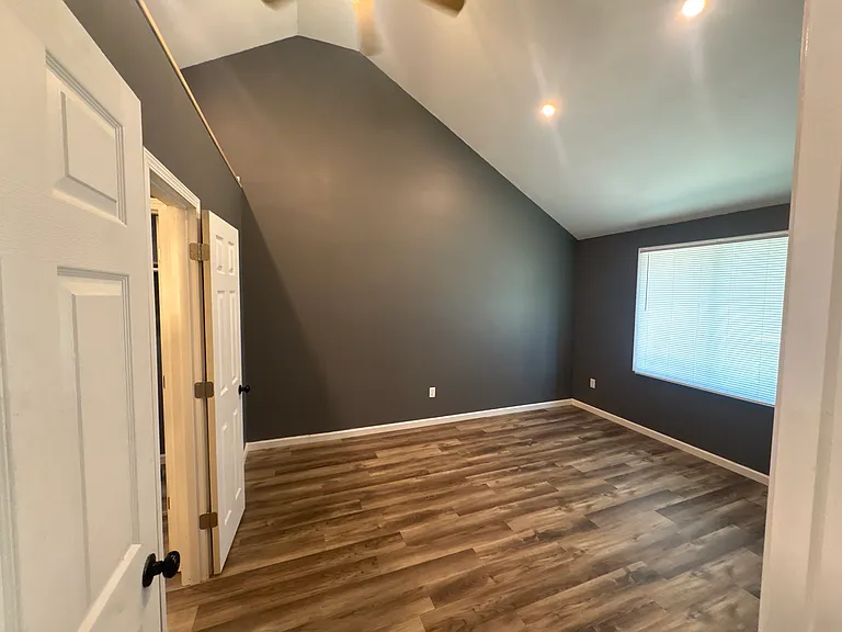 2605 Oak Grove Rd — Photo 4