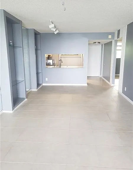 109 Lake Emerald Dr #107 — Photo 5