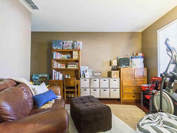 5th image of 530 Criolla Ct
