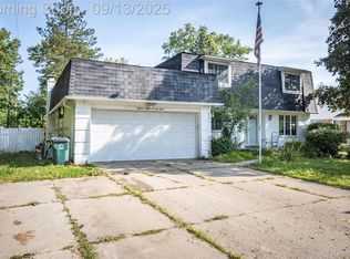 18878 Sunbright Ave, Lathrup Village, MI
