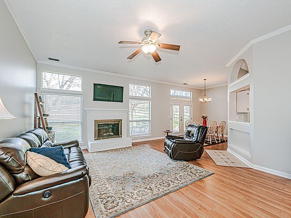4th image of 9511 Errington Ln