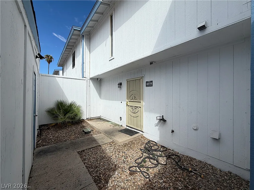 3 bed, 2.0 bath, 1260 sqft, $1,795 — Photo 4