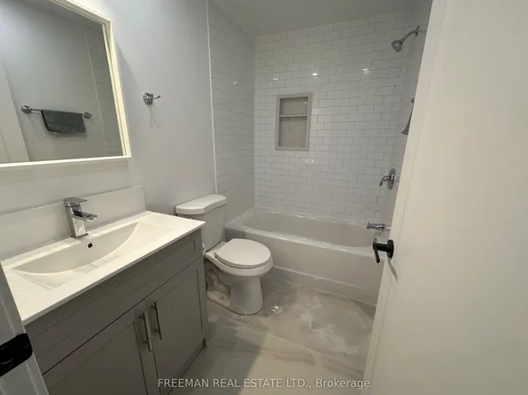 1029 Gerrard St E Floor 2, Toronto, ON M4M 1Z6