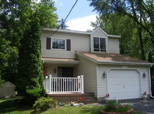 984 Inman Rd, Niskayuna, NY 12309