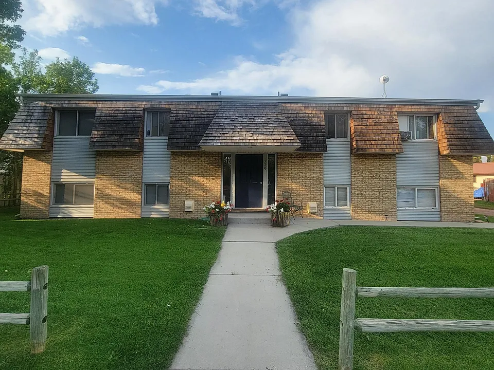 729 Halbert St #1