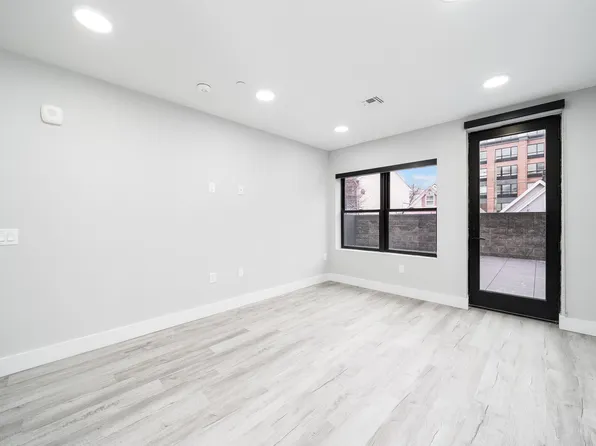 187 Culver Avenue image 4 of 16