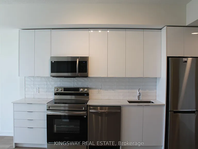 33 Erie Ave #1212 — Photo 5