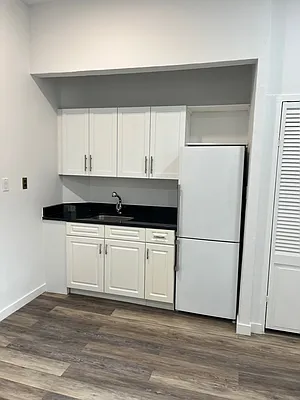 Rented by Maidman Realty Group LL | media 7