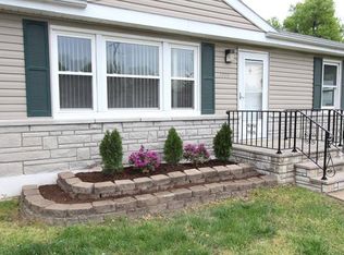 7709 General Sheridan Ln, Saint Louis, MO 63123