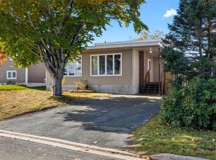 6 Wellington Cres, Mount Pearl, NL A1N2E2