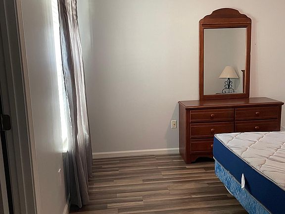 3rd image of 188 Midland Pkwy APT 421