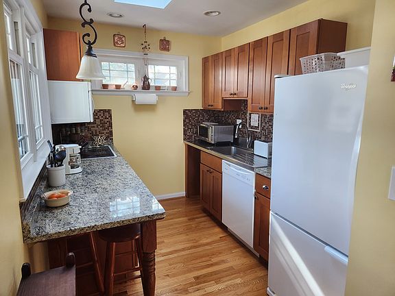 4th image of 8004 Kentbury Dr