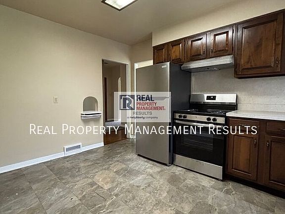 5th image of 759 S Saint James Blvd