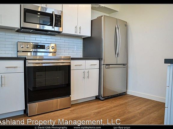 3rd image of 1566 Myers Ln #102