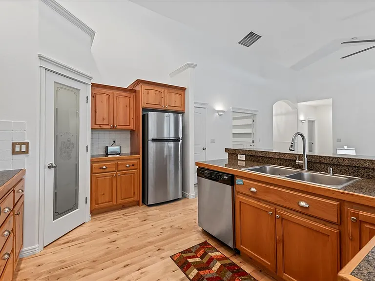 2544 W Teano Dr — Photo 16