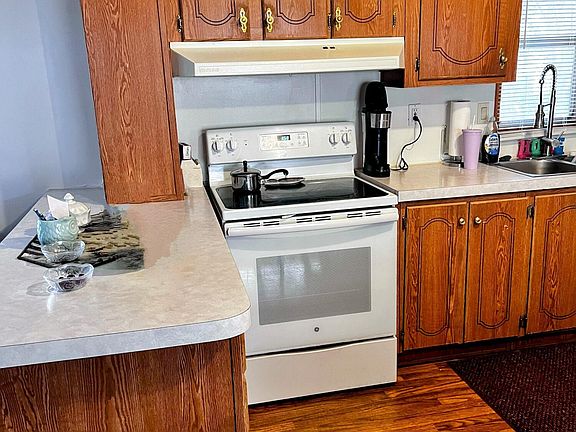 5th image of 2121 N Center Street #138