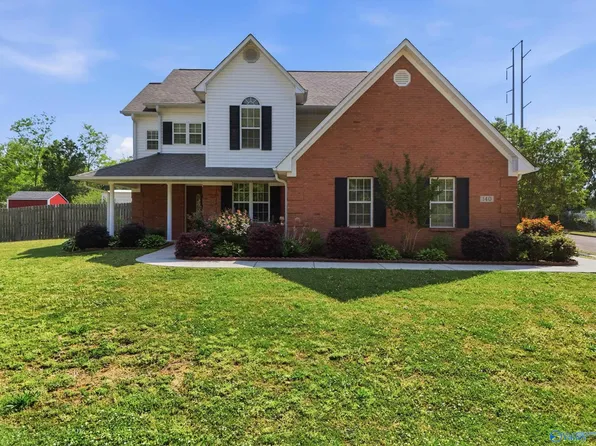 140 Shelly Ln, Huntsville, AL 35810