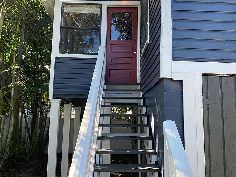 entry / sunroom