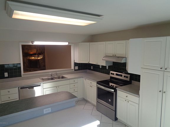 4th image of 11048 Mill Pond Ct