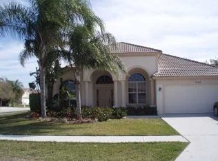 7101 Lake Island Dr, Lake Worth, FL 33467