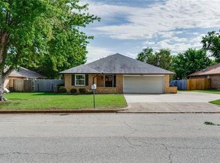 1708 Edge Hill Rd, Benbrook, TX 76126