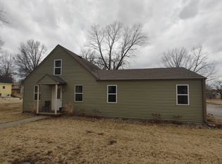 609 N Ritchie St, Hamilton, MO 64644