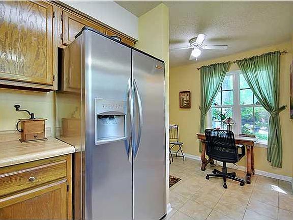3rd image of 1031 Village Creek Ln