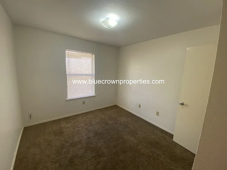10307 Lone Pine Ln — Photo 8
