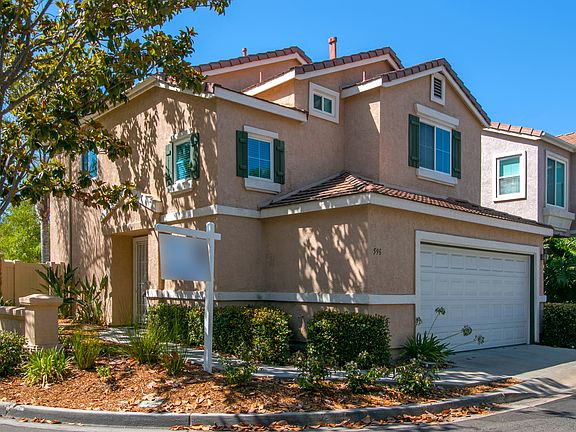 3rd image of 596 Summerholly Dr