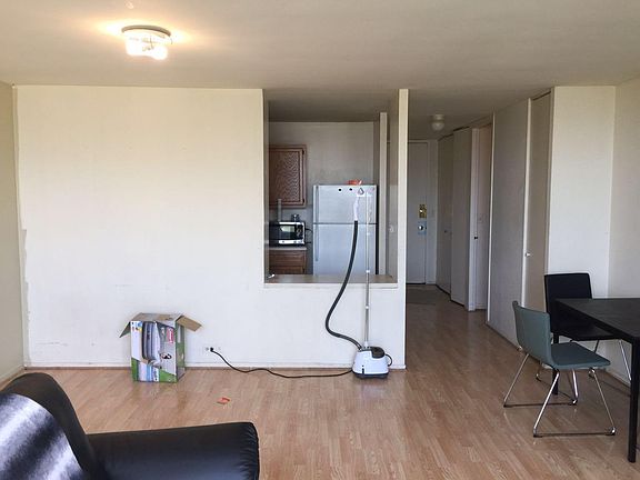 3rd image of 3001 S Michigan Ave Unit 1608