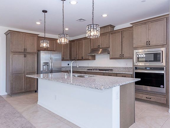 2nd image of 54 Autumn Palm Ave