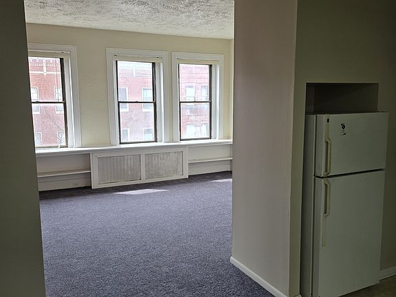 3rd image of 1819 W Madison Ave #3