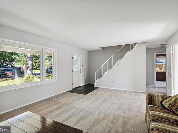 3rd image of 12319 Manvel Ln