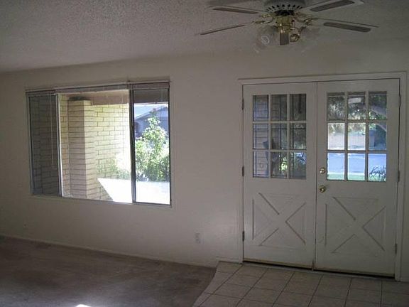 4th image of 656 E Malibu Dr