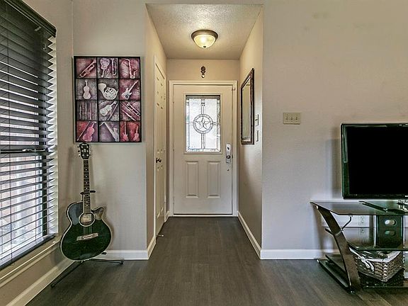 4th image of 1150 Meadow Park Ln
